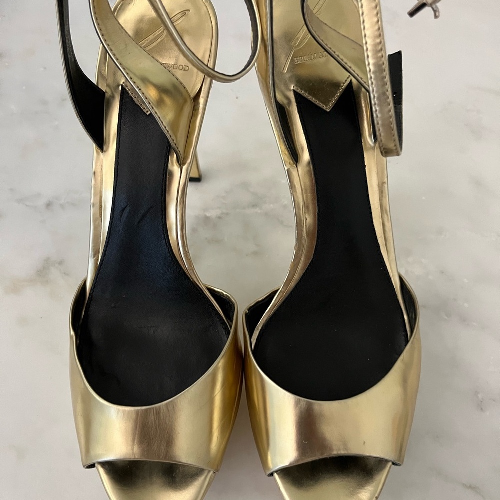 Pre-LOVED Brian Atwood Gold platform shoe size 7 1/2 Women